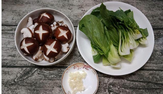 三高吃什么菜好 b8a9ff5672c2412a8b9dc2e96d94c981.jpeg