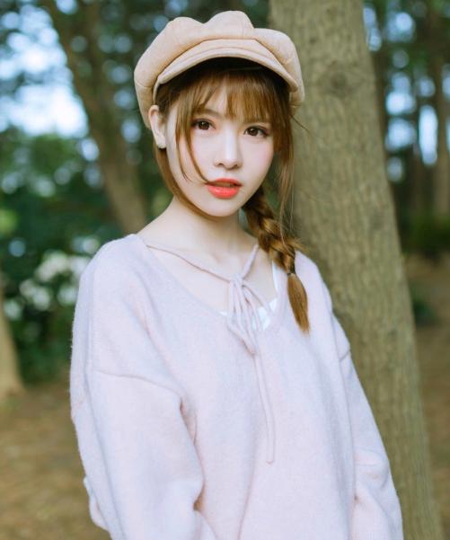 甜美麻花辫女生,治愈系清纯写真,清新迷人
