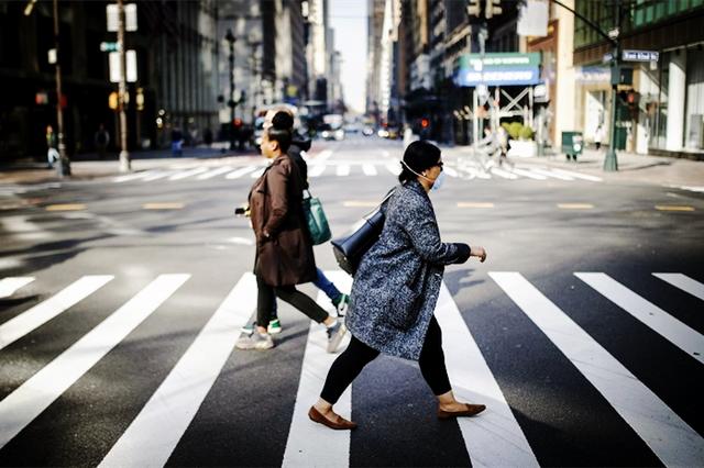 美国防护物资缺口巨大！护士拿垃圾袋当防护服
