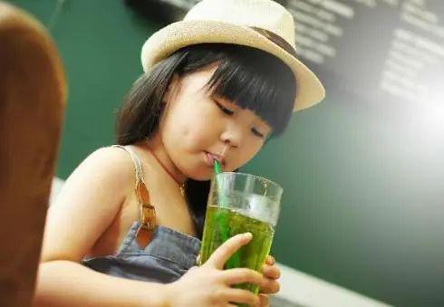 孩子：多个方面需要注意，否则严重影响沈体长高孩子身体正在飞速长高