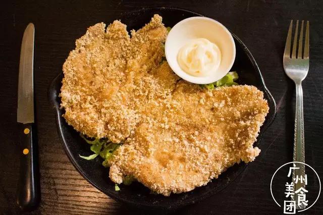 比脸还大的炸鸡扒