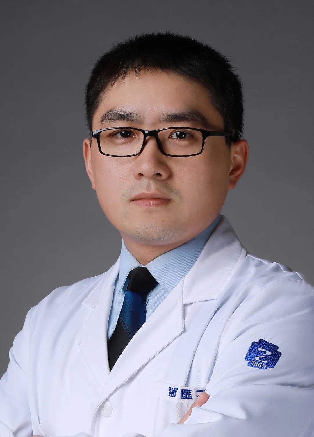 长时间站着、坐着，当心双腿惨不忍睹！32岁小伙小腿都“花”了