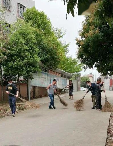 西胪内輋村人口_西胪内輋村女人图片(2)