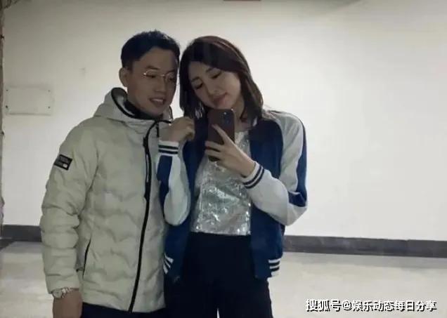 体操女神嫁1米58奥运冠军，28岁的她越来越美，母乳太多感到烦恼