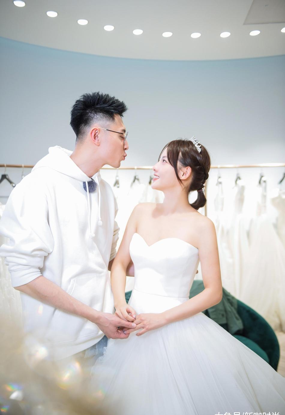 乐柠夫妇情侣婚纱照_乐柠夫妇图片(2)