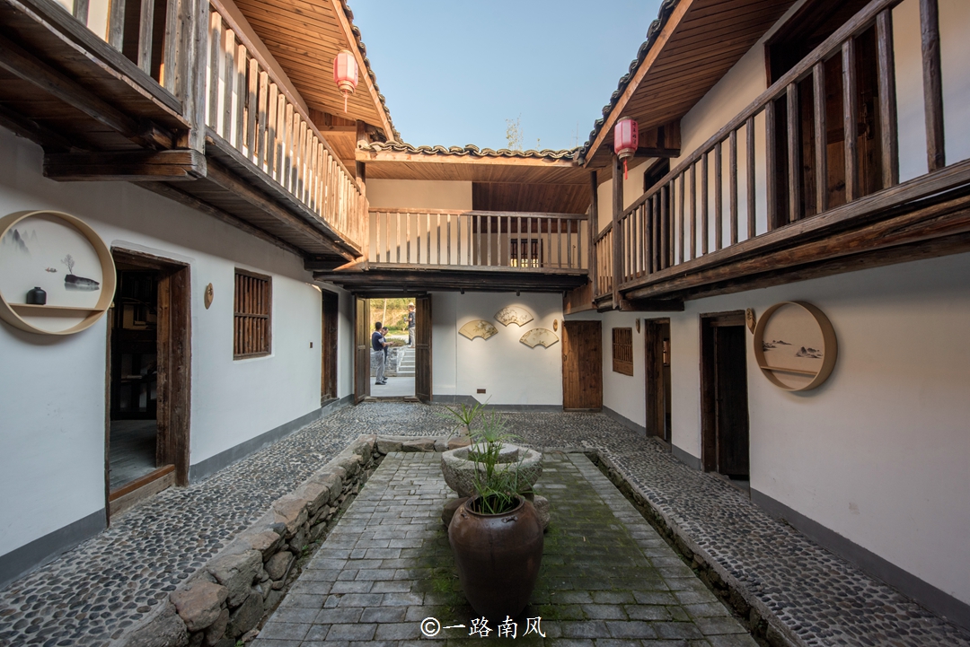 原创江西最适合旅游隐居的村落，房子古朴典雅，有如走进桃源人家