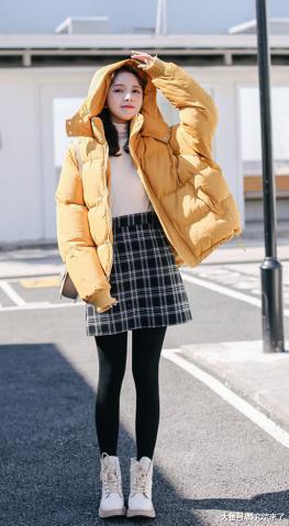 同款羽绒服配裙子 e9824e1d1c6a4758bca0973270025cfb.jpeg