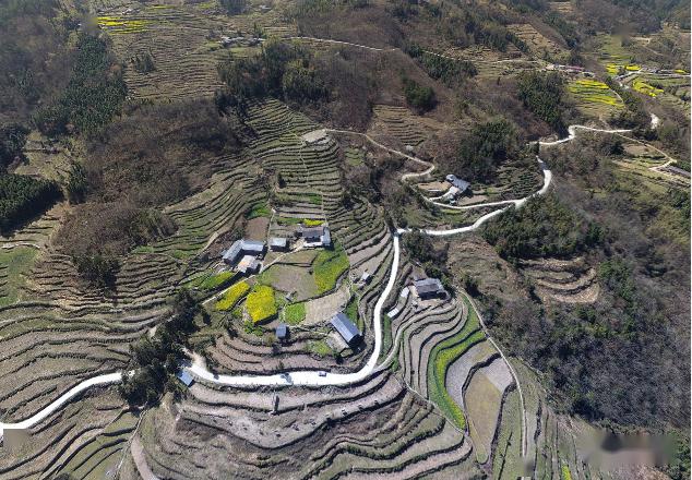 航拍平利县兴隆镇九龙池村风景秀丽让人向往