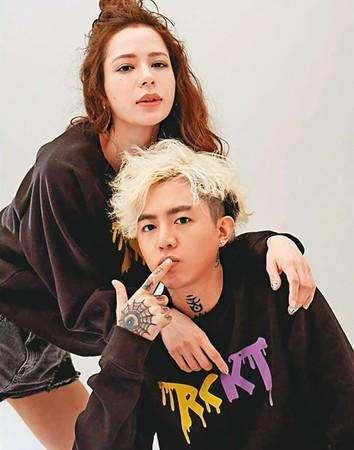 原创爆谢和弦莉娅分手莉娅po出一段男方入院前的告白回应心声