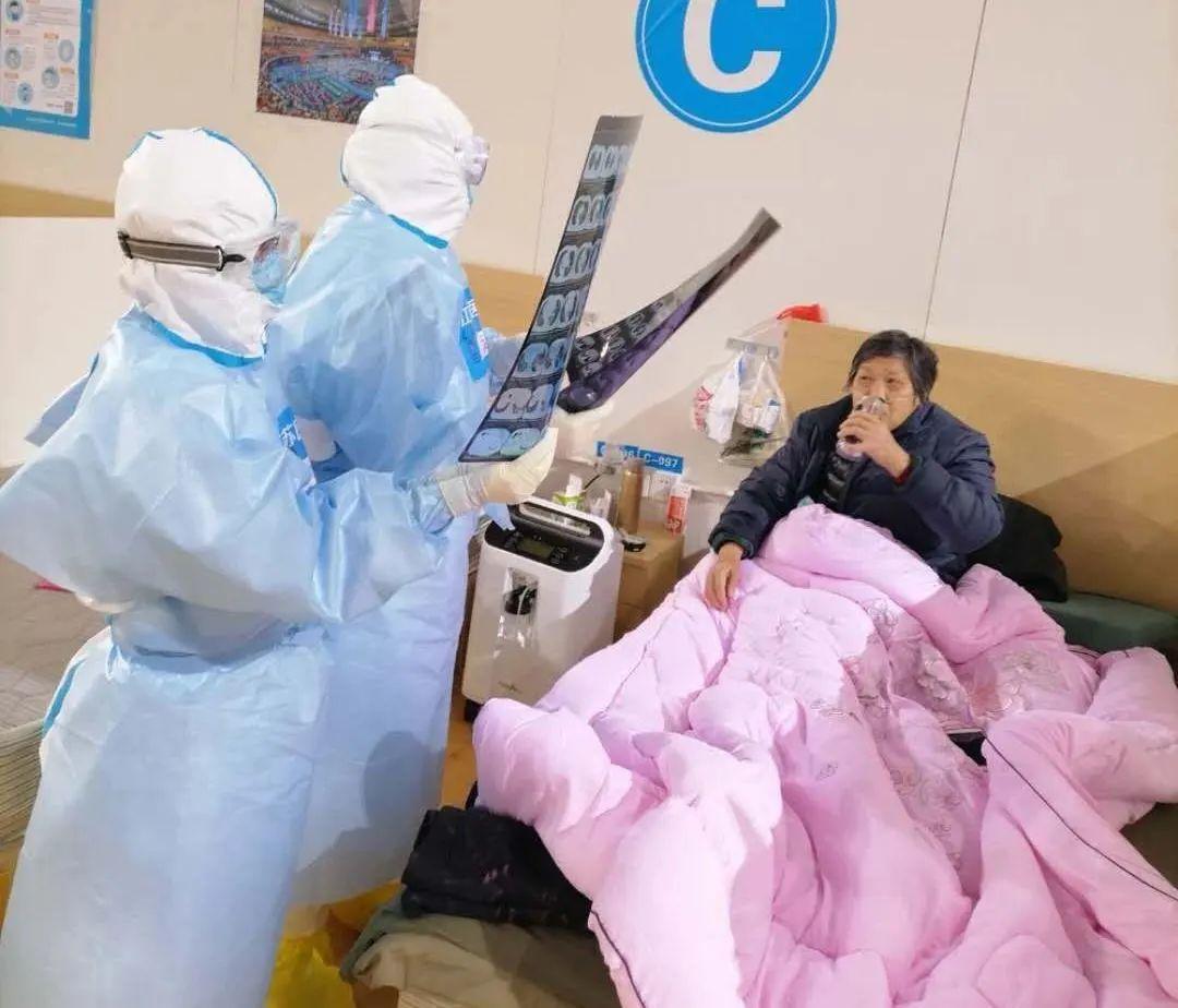 赠送病人口罩_戴口罩的卡通图片