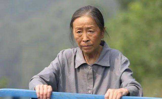 #儿子#生病后被儿子赶出家门74岁张少华不敢老：拼命拍戏为儿子还房贷
