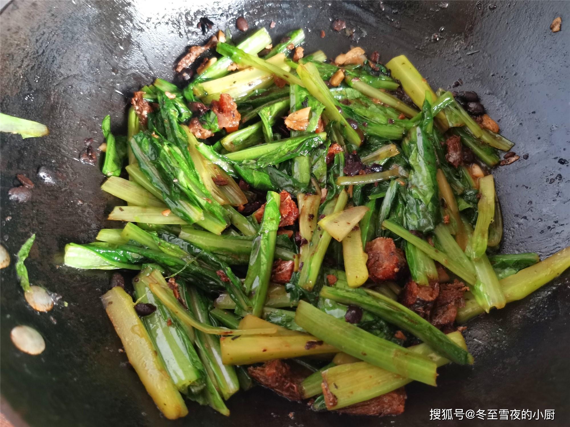 肉末豆豉炒空心菜梗，口感清脆非常下飯，最庶民的空心菜，味道卻很耐人尋味 - 航迷老叟的部落格 - udn部落格