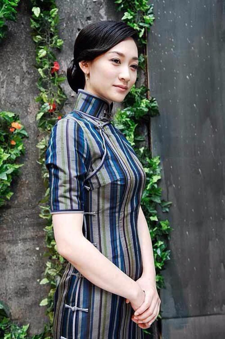 原创女星旗袍装大pk,杨幂最尴尬,刘雯最中国,她却是最美的