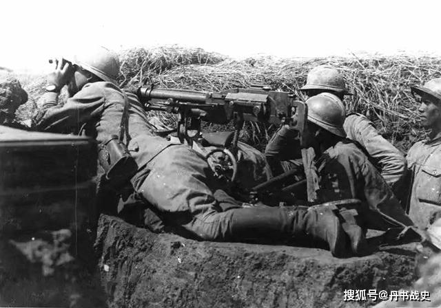 原创开火就喷地的武器,法国一战艾蒂安m1907重机枪,能发射穿甲弹