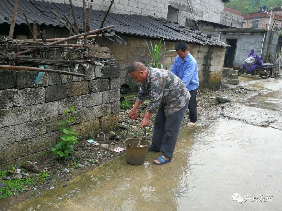 石陵镇上球村脱贫户茶定留思想转变促脱贫