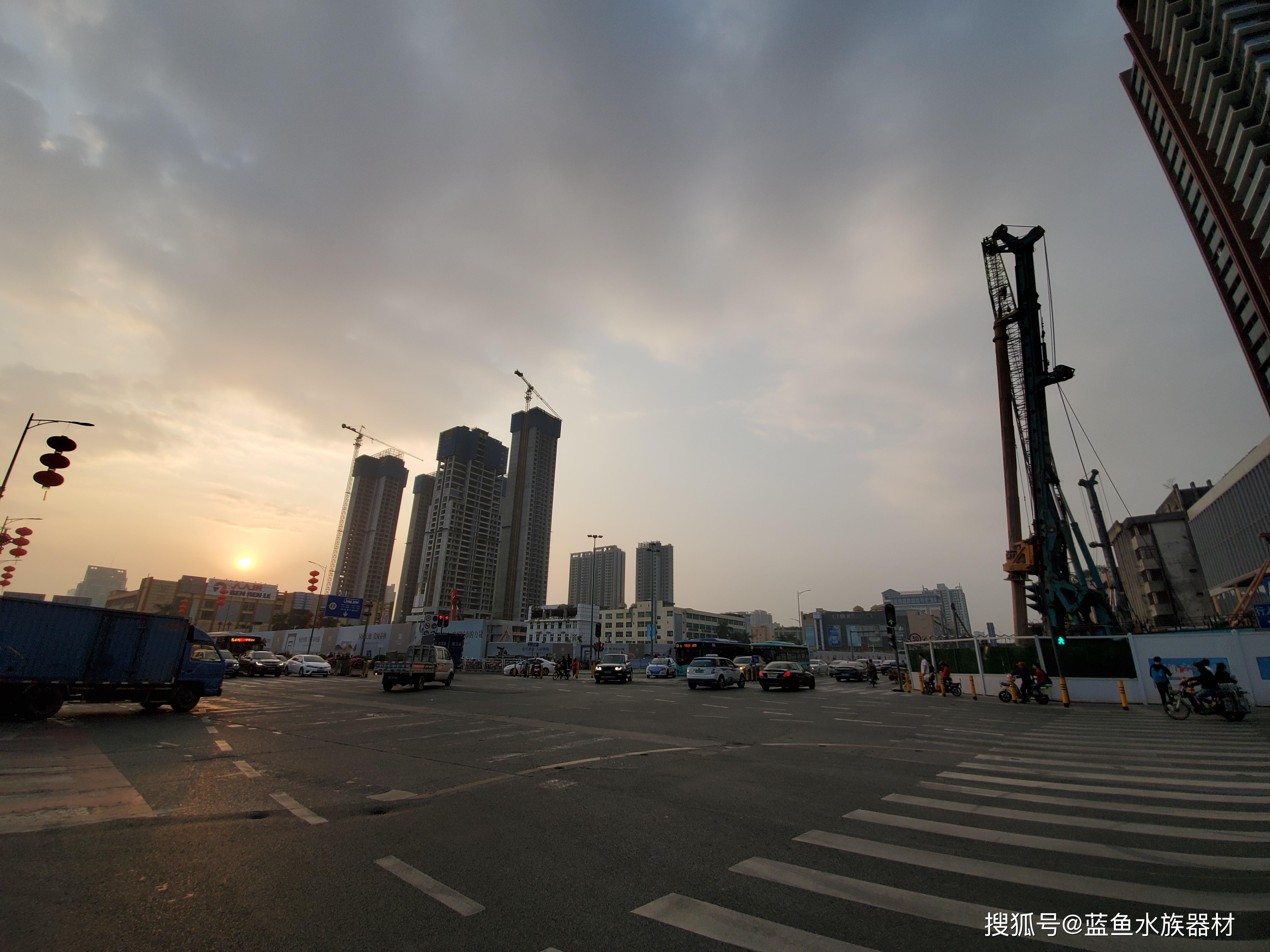 深圳地铁12号线灵芝地铁站城市的记忆