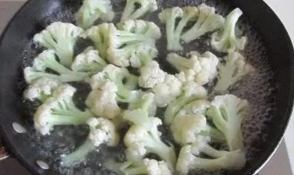 干锅花菜需要的配料 3ea469dbb5df4c21a98876a796484292.jpeg
