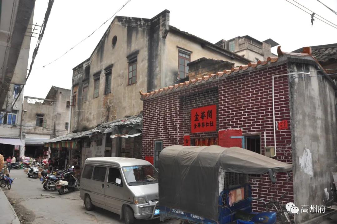 南华路与后街交汇处古老的南华路街区,伴随着高州古城的发展,带着昔日