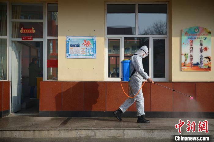 内蒙古高三和初三年级开学复课暂取消课间操与升国旗仪式