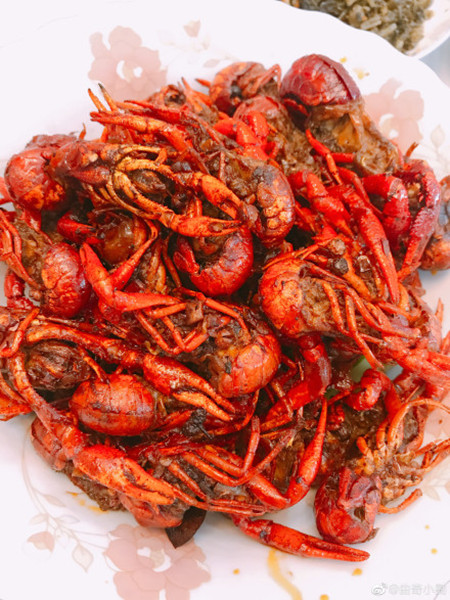 湖北小龙虾日销超650吨 小龙虾怎么弄最好吃呢？