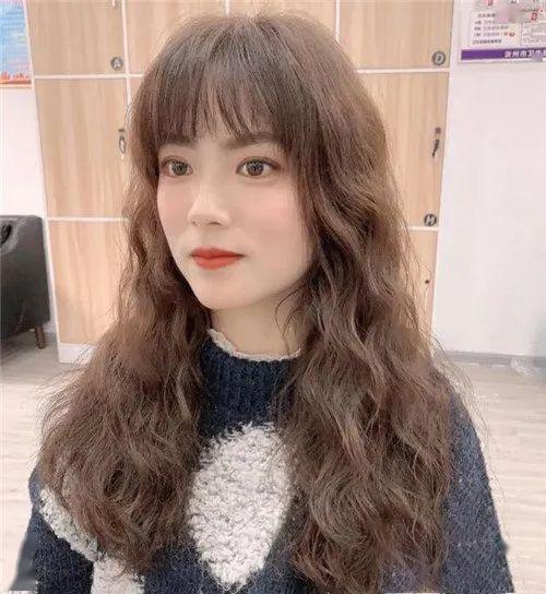 慵懒感卷发造型 66f2d7826123447bb47b0554a2a1fd28.jpeg