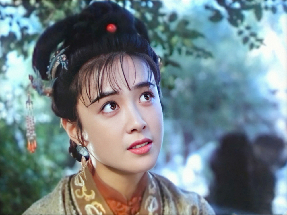 傅艺伟最经典的角色恐怕就是90版《封神榜》中的苏妲己.