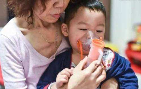 孩子:医生坦言:多给娃吃4类食物,咳嗽少长大个孩子脾肺虚发育慢