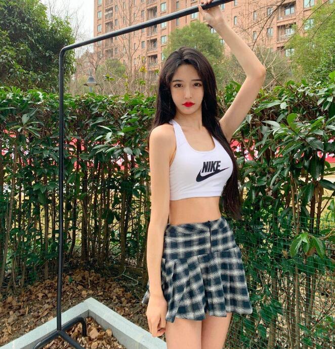 艾比承认自己整容作为最美女装大佬却想去参加男团选秀
