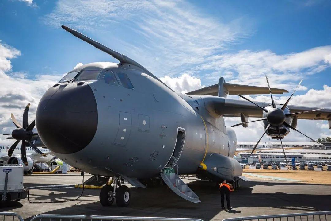 出动军用运输机!西班牙a400m飞抵pvg空运医疗物资