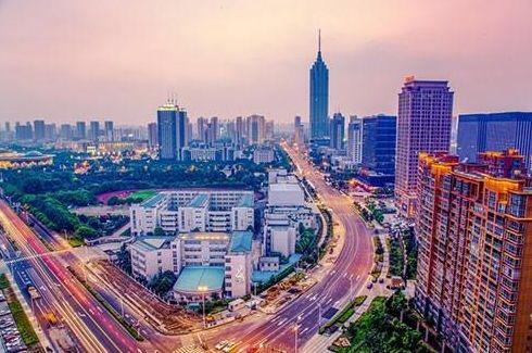 盐城人均gdp_盐城进军二线城市有希望吗(2)