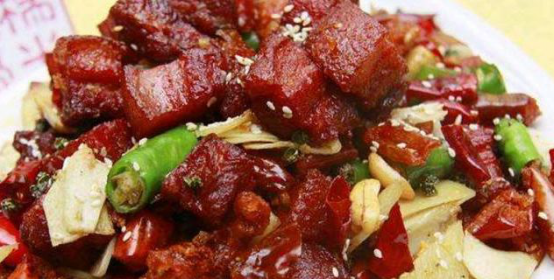 做红烧肉要放姜跟大蒜吗 a422a09a5a53482bb2dc0a7656f6bf6a.png