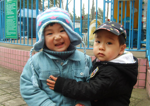 家长■只是晚发育，晚发育的孩子有这4大特征！有些孩子不是长不高
