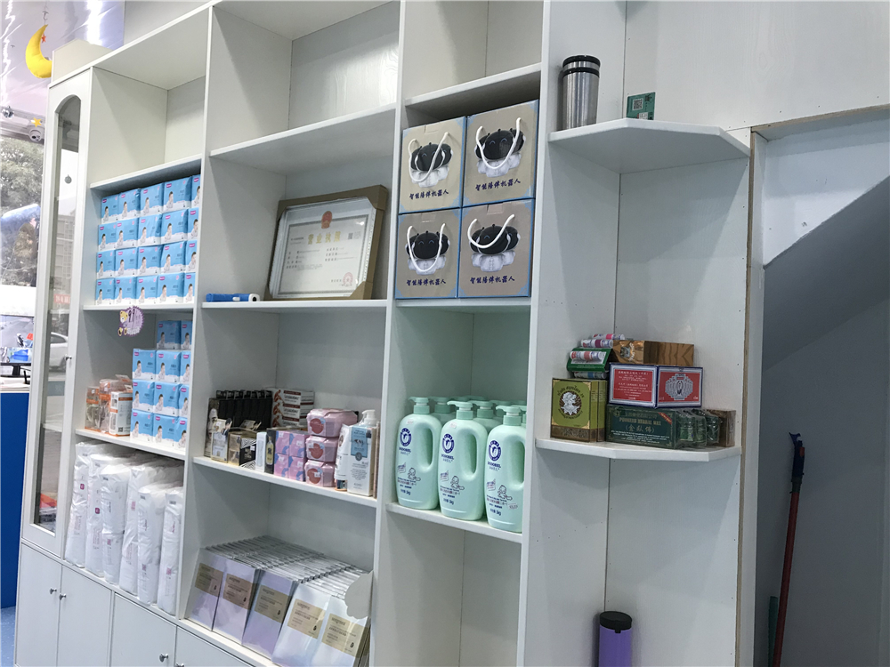 『宝宝』鲸鱼堡广东揭阳揭东店：宝宝益智、健康成长好伙伴！
