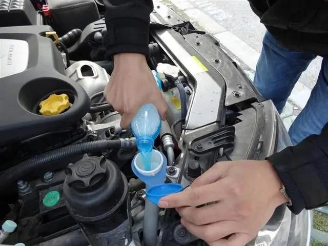 车上各种油液多久换一次?别再找了,都给你整理好了