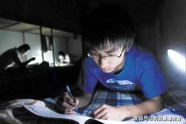 #照片#为什么别人的孩子那么优秀？7张照片让你明白学霸背后的真相