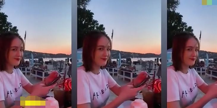 陈乔恩和男友甜蜜同框，笑容娇羞似少女，两人