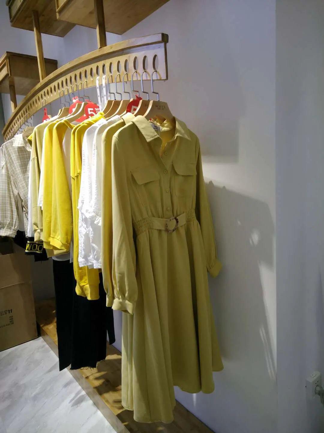 色彩一秀新店开业好礼相见还等什么赶快加入转起来
