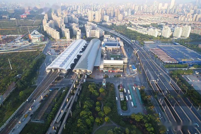 在宝山杨行镇内设置新杨行站(即上海高铁北站)作为市级交通枢纽的规划