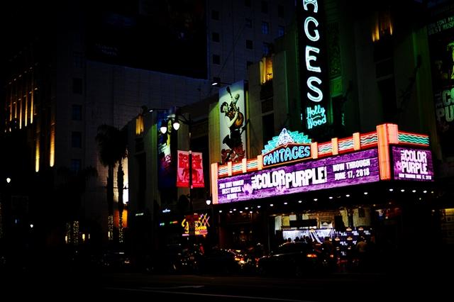 美娱乐场所仍在偷偷营业！枪店拒不关门，还把