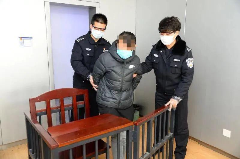用舍与守护佑万家团圆记我市奋勇投身抗疫一线的公安民警