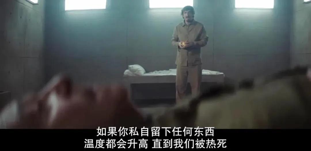梦到自家门前生死别，白衣送葬的隐喻与心灵启示