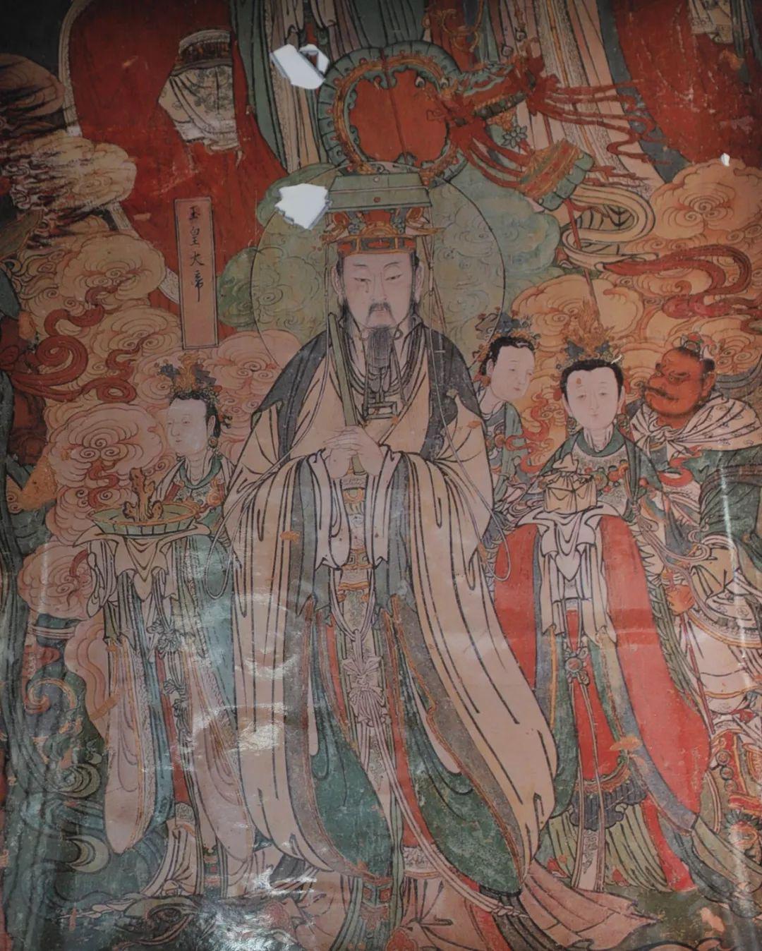 壁画《玉皇大帝》中国画坛自元代始,相继产生了文人画与院画,工匠画的
