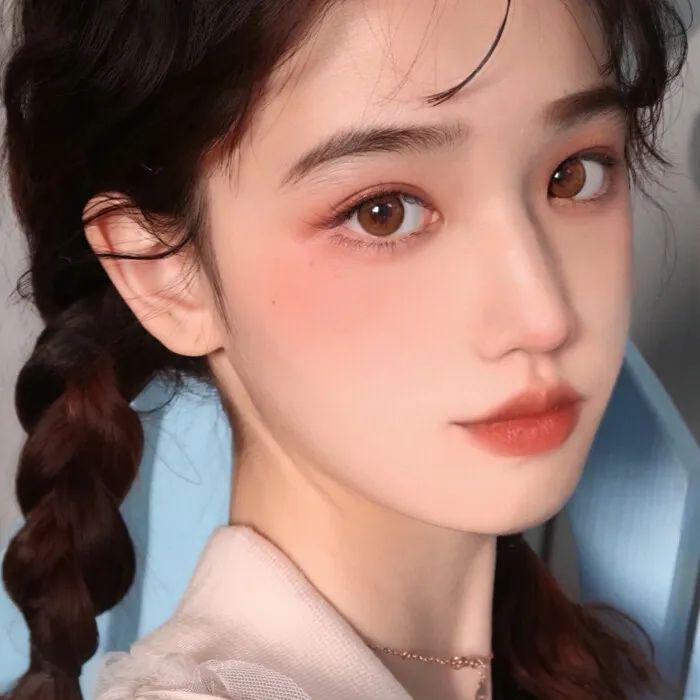 女生头像_低头