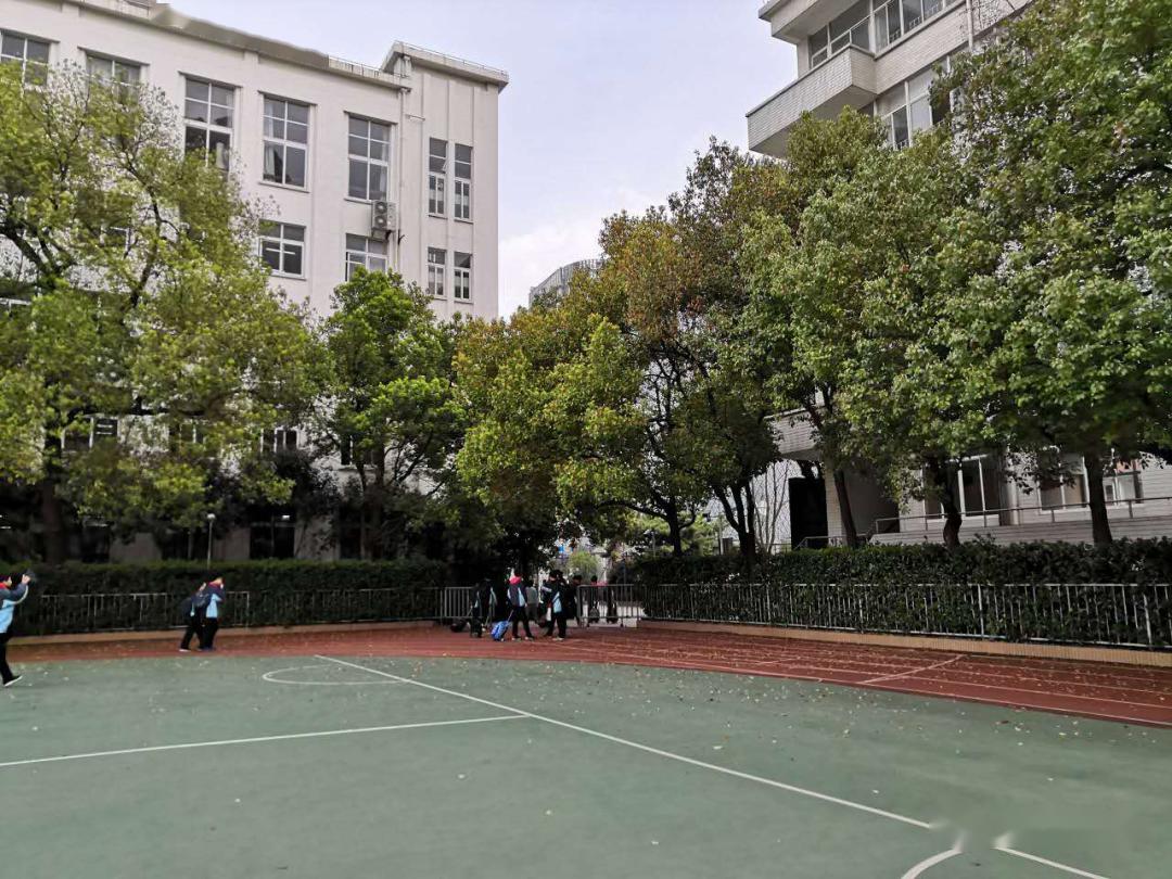 这里是上海市民办新华初级中学