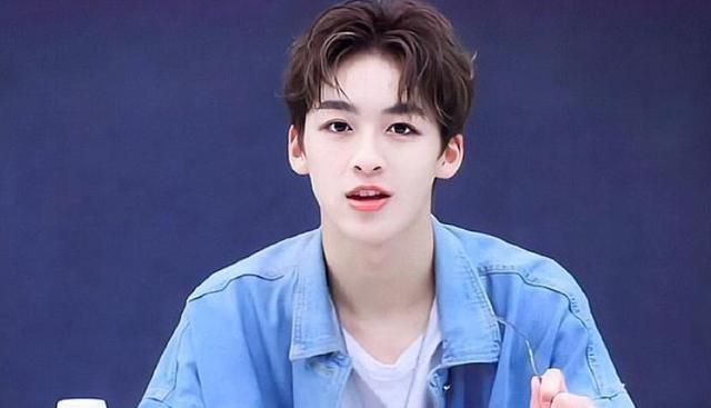 2020r1se何洛洛高考成排名b_2020年高考延期,何洛洛二次参考又有变数,张子枫