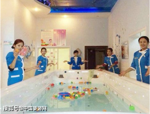 「阿姨」婴儿游泳馆的阿姨想你了两个月没见的宝宝们