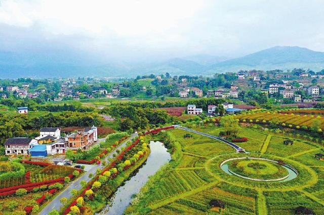 3月29日,一场春雨之后,华蓥市禄市镇小驴山村利用滩涂地,撂荒地和荒山