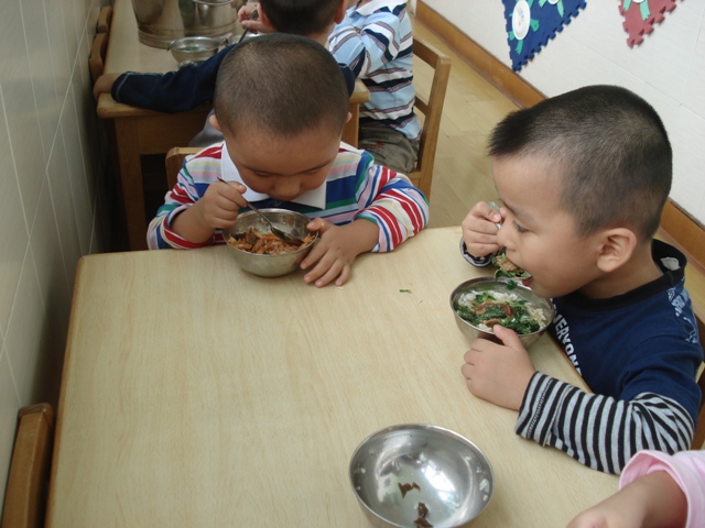 孩子：告别脾虚，身体倍儿棒！孩子脾虚积食不长个？5种食物要少吃