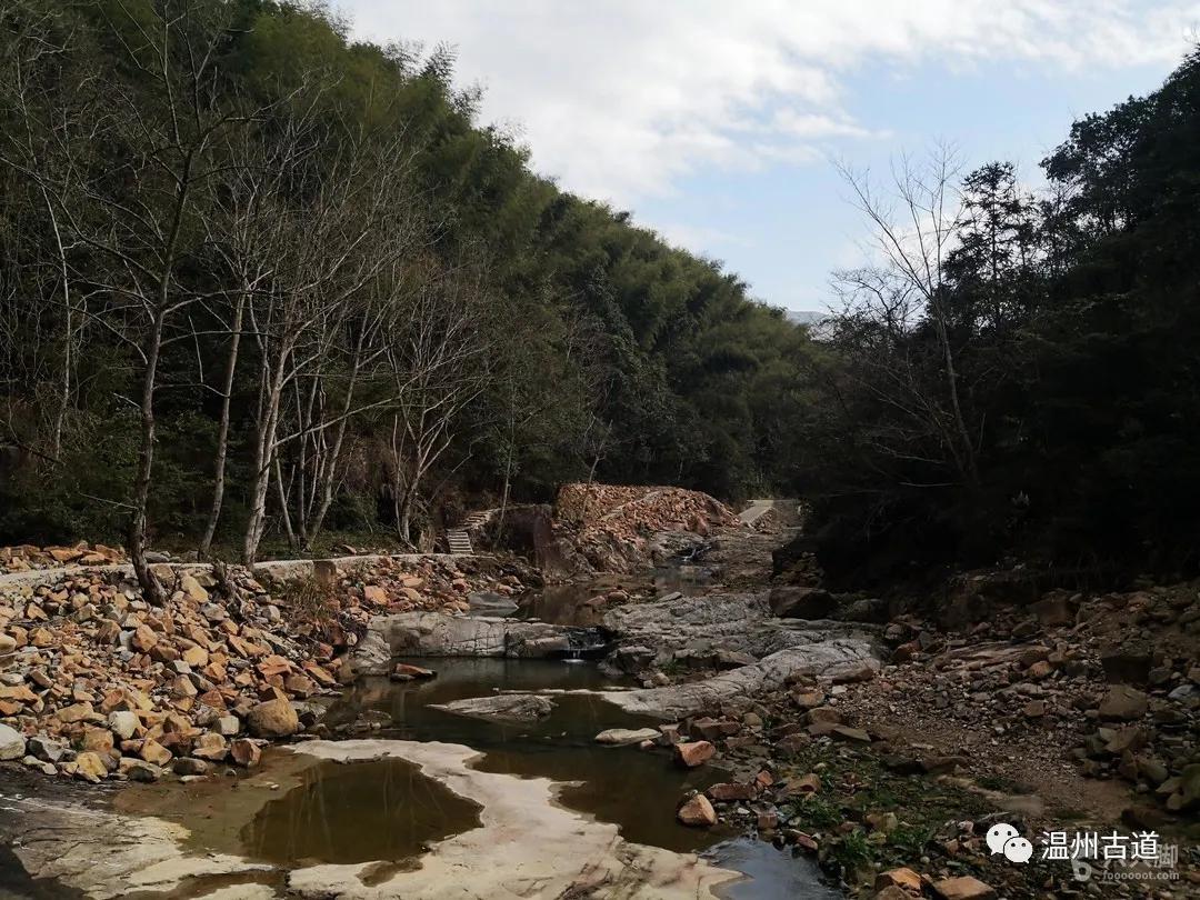 村光辉村到东元村的古道东元村古法造纸遗址东元村到卓庄村的古道牌坊