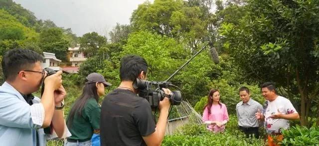 前几天我爱返寻味节目组郁南录节目该节目近期就播放啦